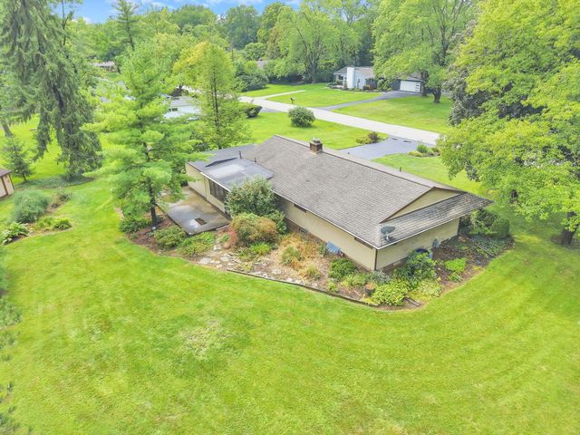 6540 Winston Court W, Columbus, OH 43235