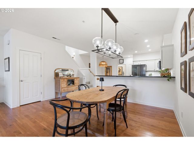 1406 Se UMATILLA St, Portland, OR 97202