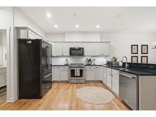 1406 Se UMATILLA St, Portland, OR 97202