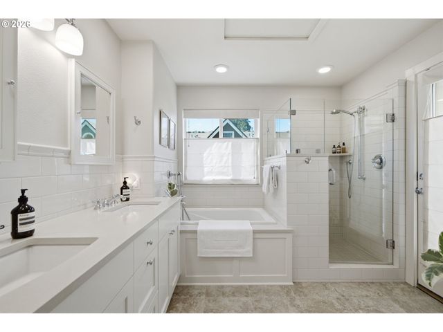 1406 Se UMATILLA St, Portland, OR 97202