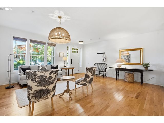 1406 Se UMATILLA St, Portland, OR 97202
