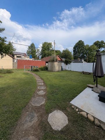 1456 Washington Blvd, Huntington, WV 25701