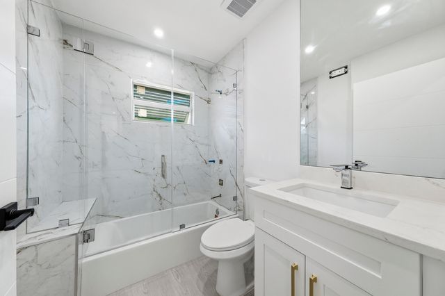 216 NE 23rd Avenue, Pompano Beach, FL 33062