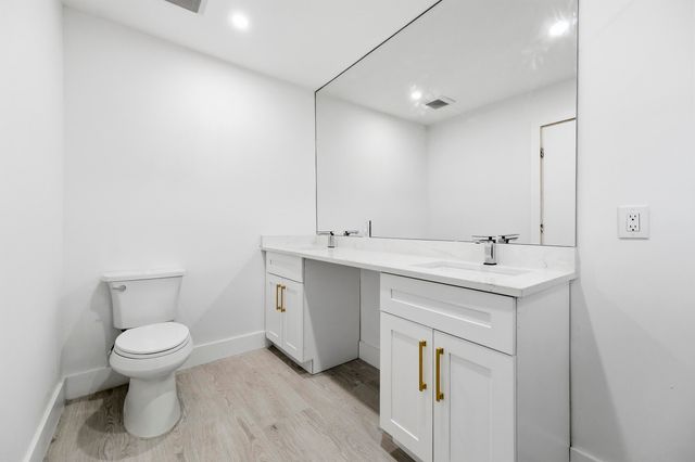 216 NE 23rd Avenue, Pompano Beach, FL 33062