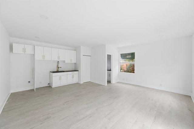 216 NE 23rd Avenue, Pompano Beach, FL 33062