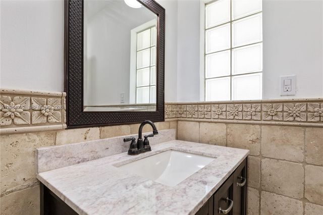 9030 SW 184th Ter, Cutler Bay, FL 33157