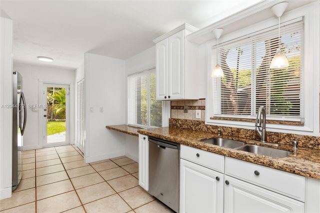 9030 SW 184th Ter, Cutler Bay, FL 33157