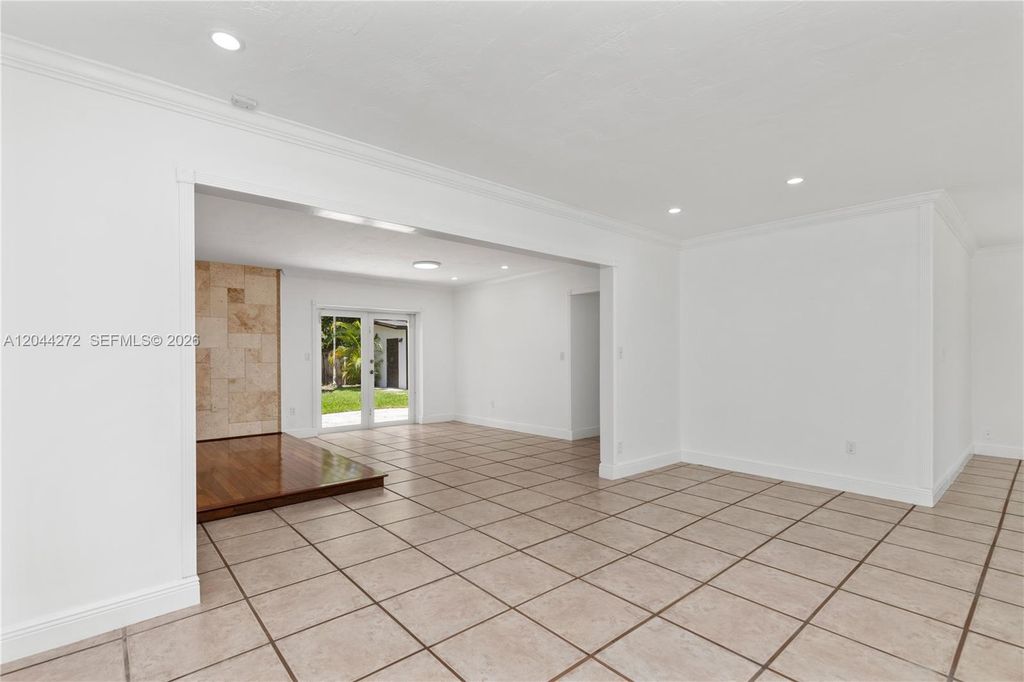 9030 SW 184th Ter, Cutler Bay, FL 33157