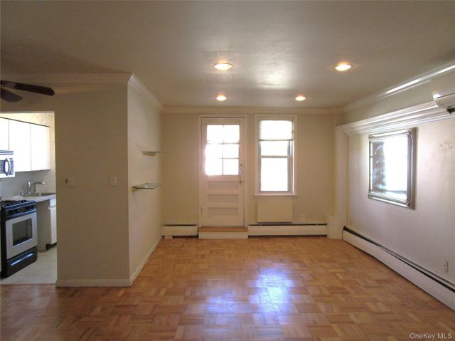 40 Daley Place 127, Lynbrook, NY 11563