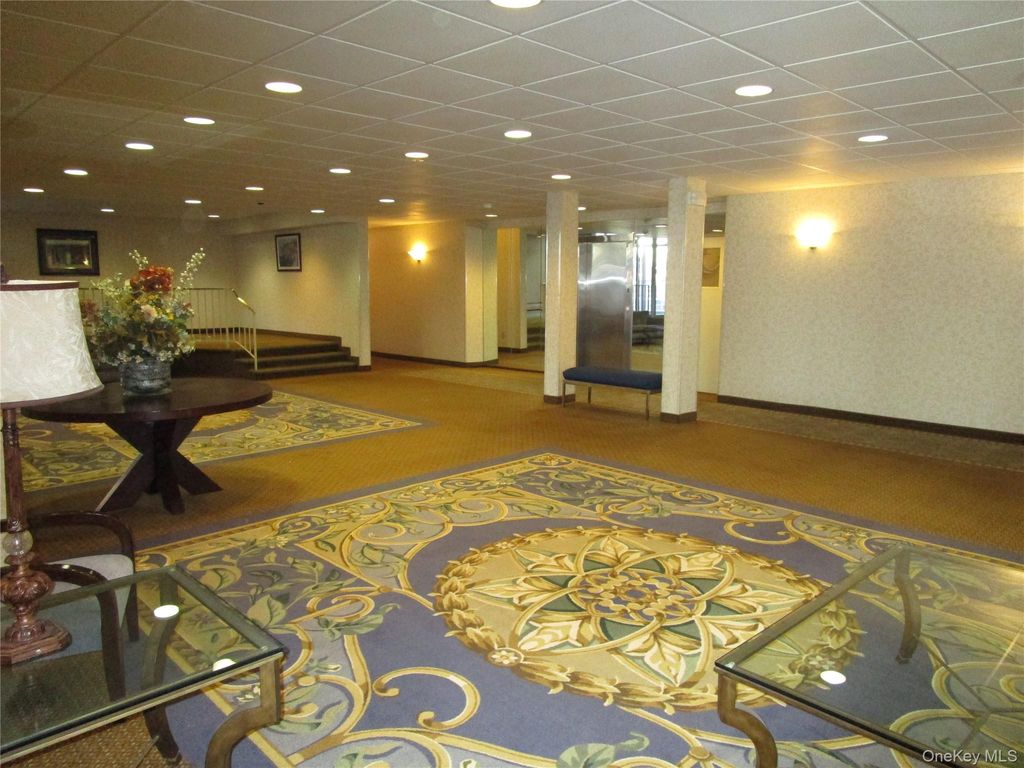 40 Daley Place 127, Lynbrook, NY 11563 — photo 3