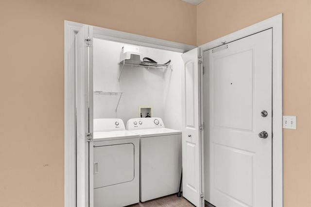 8350 Ep True Parkway 4104, West Des Moines, IA 50266