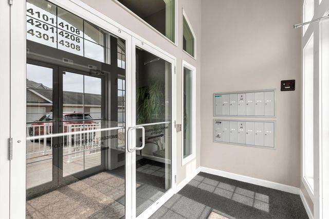 8350 Ep True Parkway 4104, West Des Moines, IA 50266