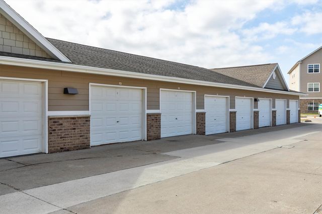 8350 Ep True Parkway 4104, West Des Moines, IA 50266