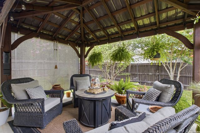 432 Whistlers Way, Spring Branch, TX 78070