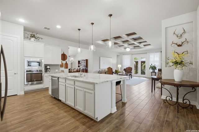 432 Whistlers Way, Spring Branch, TX 78070