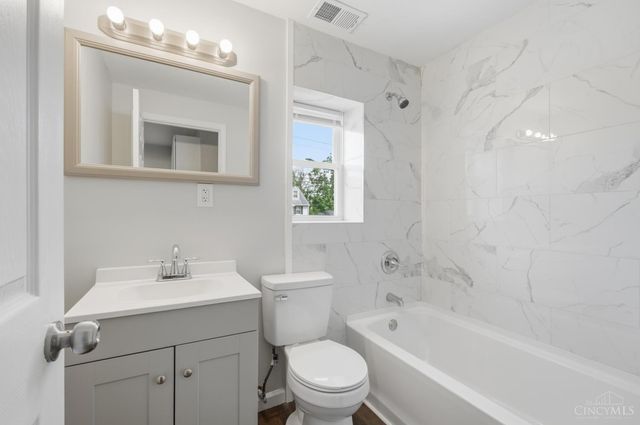 8313 Monroe Avenue, Sycamore Twp, OH 45236