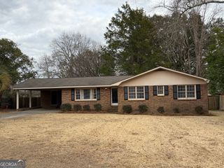 229 W Peter Street, Cochran, GA 31014