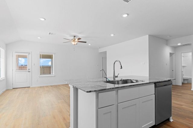 1410 Angelfish, Iowa Colony, TX 77583