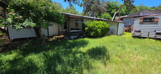 223 LOOKOUT DR, Lakehills, TX 78063