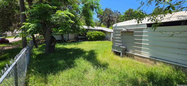 223 LOOKOUT DR, Lakehills, TX 78063
