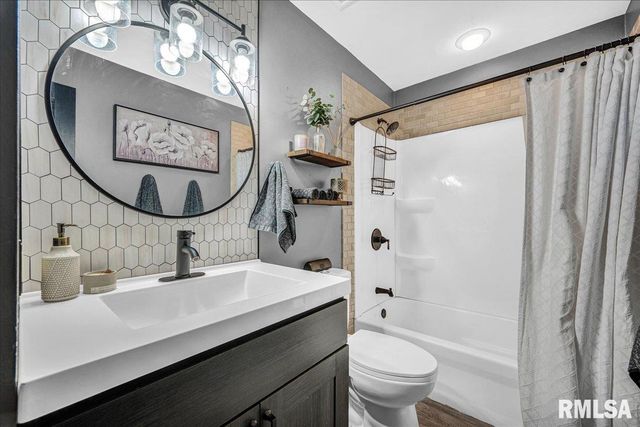 5508 E CAPTAIN Road, Chillicothe, IL 61523