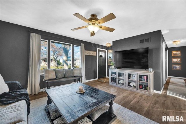 5508 E CAPTAIN Road, Chillicothe, IL 61523