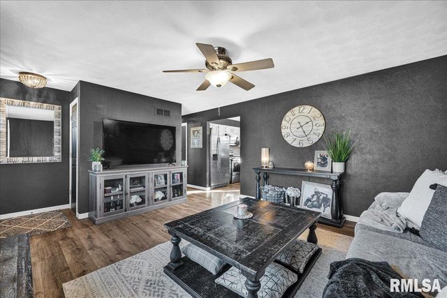 5508 E CAPTAIN Road, Chillicothe, IL 61523