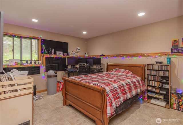 12578 Wye Lake Blvd SW, Port Orchard, WA 98367