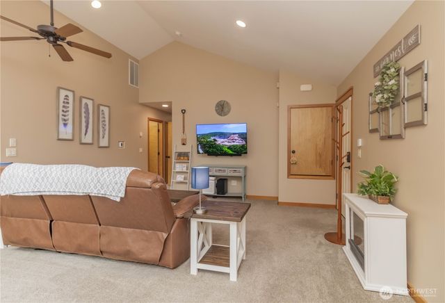 12578 Wye Lake Blvd SW, Port Orchard, WA 98367
