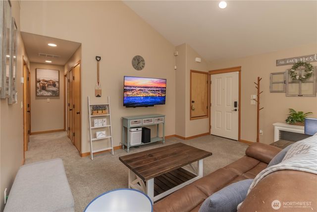 12578 Wye Lake Blvd SW, Port Orchard, WA 98367