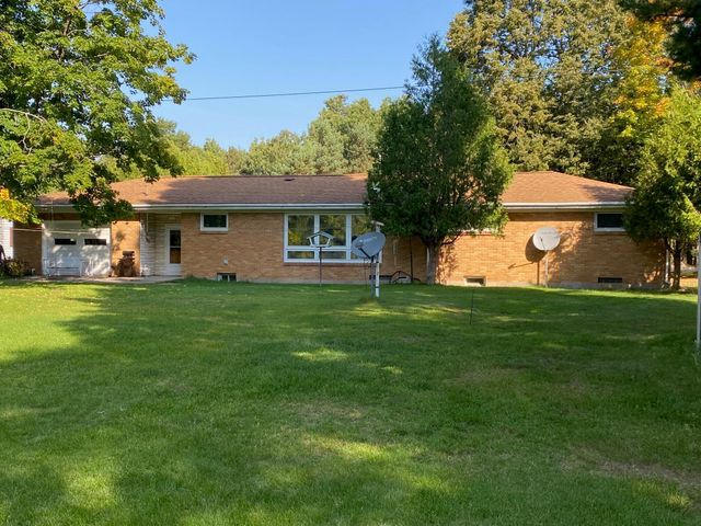 1823 Red Apple Road, Manistee, MI 49660