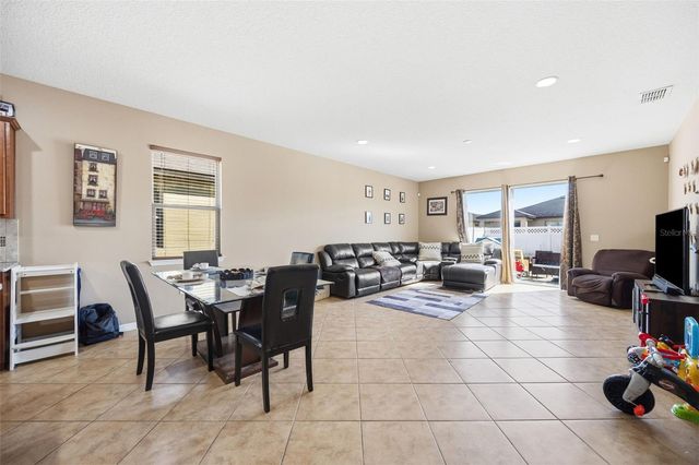 8853 HINSDALE HEIGHTS DRIVE, Polk City, FL 33868