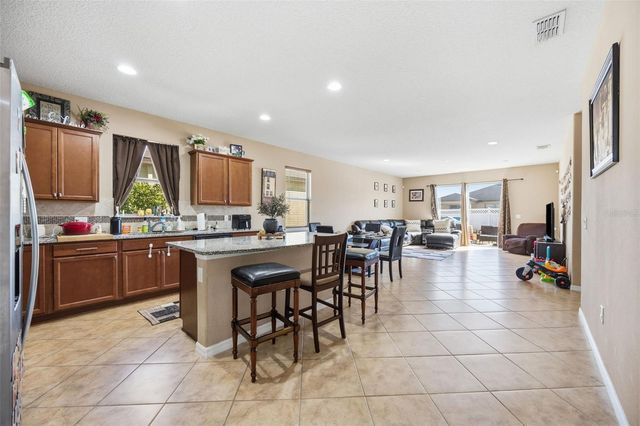 8853 HINSDALE HEIGHTS DRIVE, Polk City, FL 33868