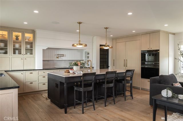 14171 Uxbridge, Westminster, CA 92683