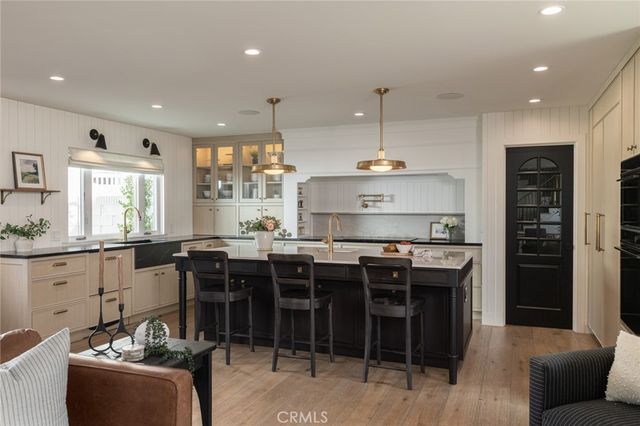 14171 Uxbridge, Westminster, CA 92683