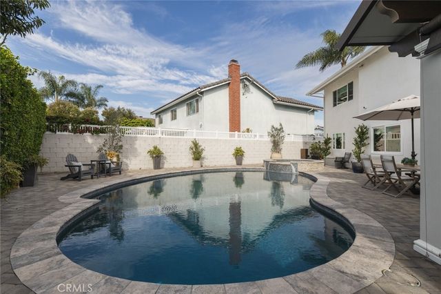 14171 Uxbridge, Westminster, CA 92683