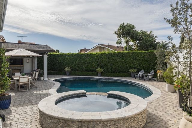 14171 Uxbridge, Westminster, CA 92683