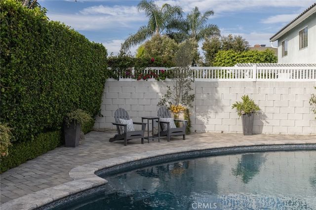 14171 Uxbridge, Westminster, CA 92683