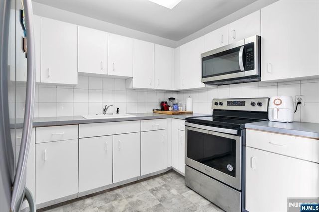 144 70th Street 2A, West New York, NJ 07093