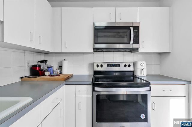 144 70th Street 2A, West New York, NJ 07093