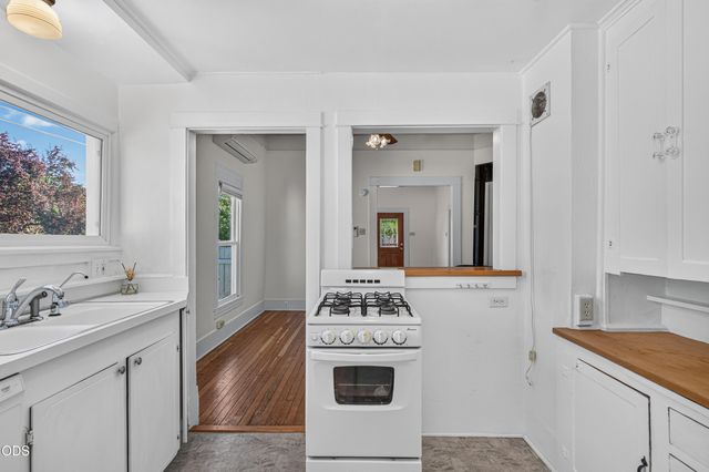 161 Fourth Street, Ashland, OR 97520