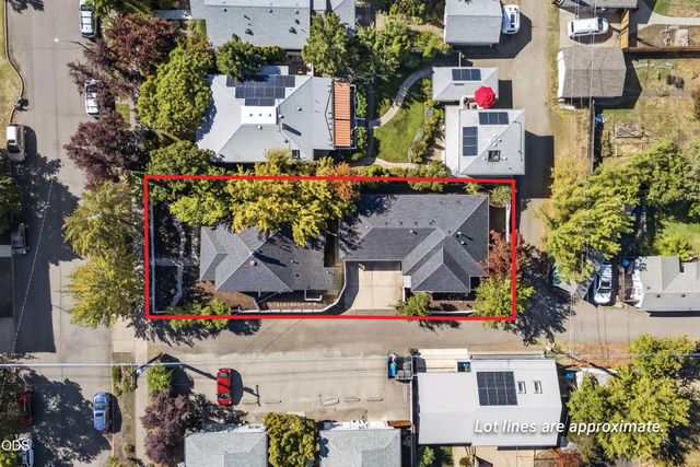 161 Fourth Street, Ashland, OR 97520