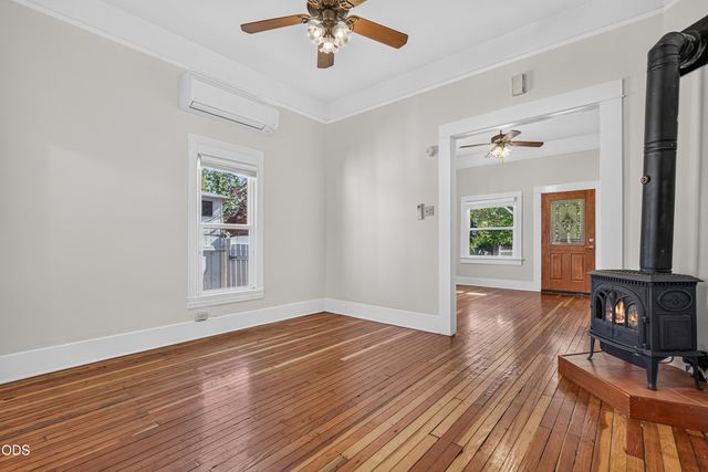161 Fourth Street, Ashland, OR 97520