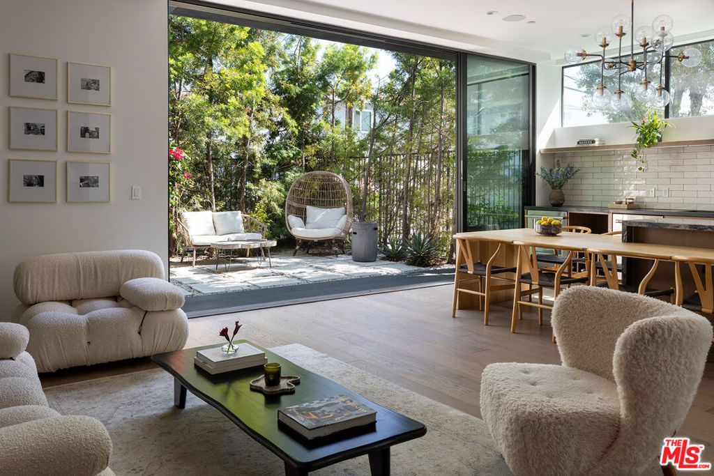 1927 18th Street C, Santa Monica, CA 90404