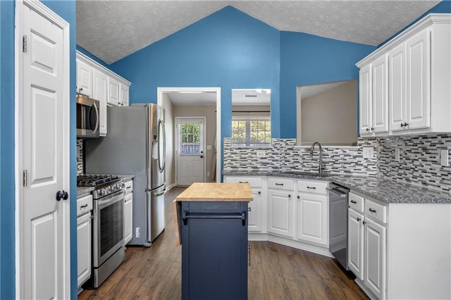 1087 Sham Pointe Drive, Lawrenceville, GA 30043