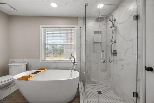 1087 Sham Pointe Drive, Lawrenceville, GA 30043