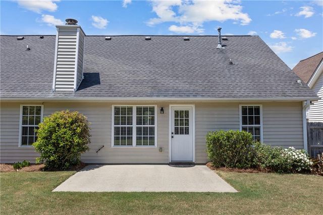 1087 Sham Pointe Drive, Lawrenceville, GA 30043