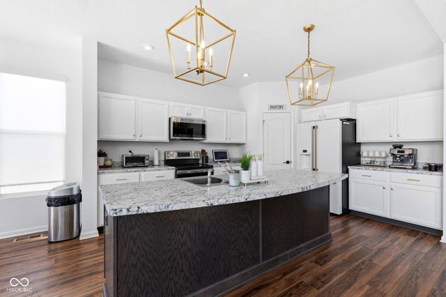 1323 Graham Court, Greenfield, IN 46140