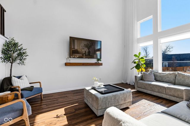 1323 Graham Court, Greenfield, IN 46140