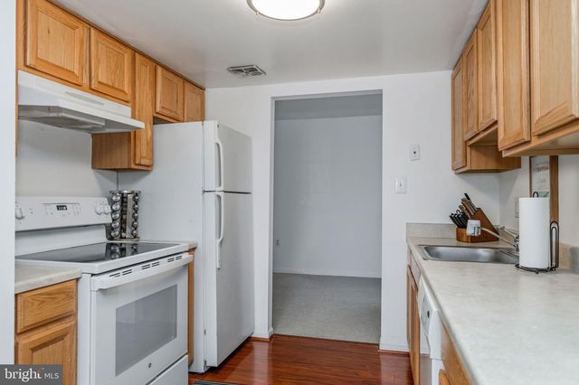 117 W CONCORD CT W, Sterling, VA 20164